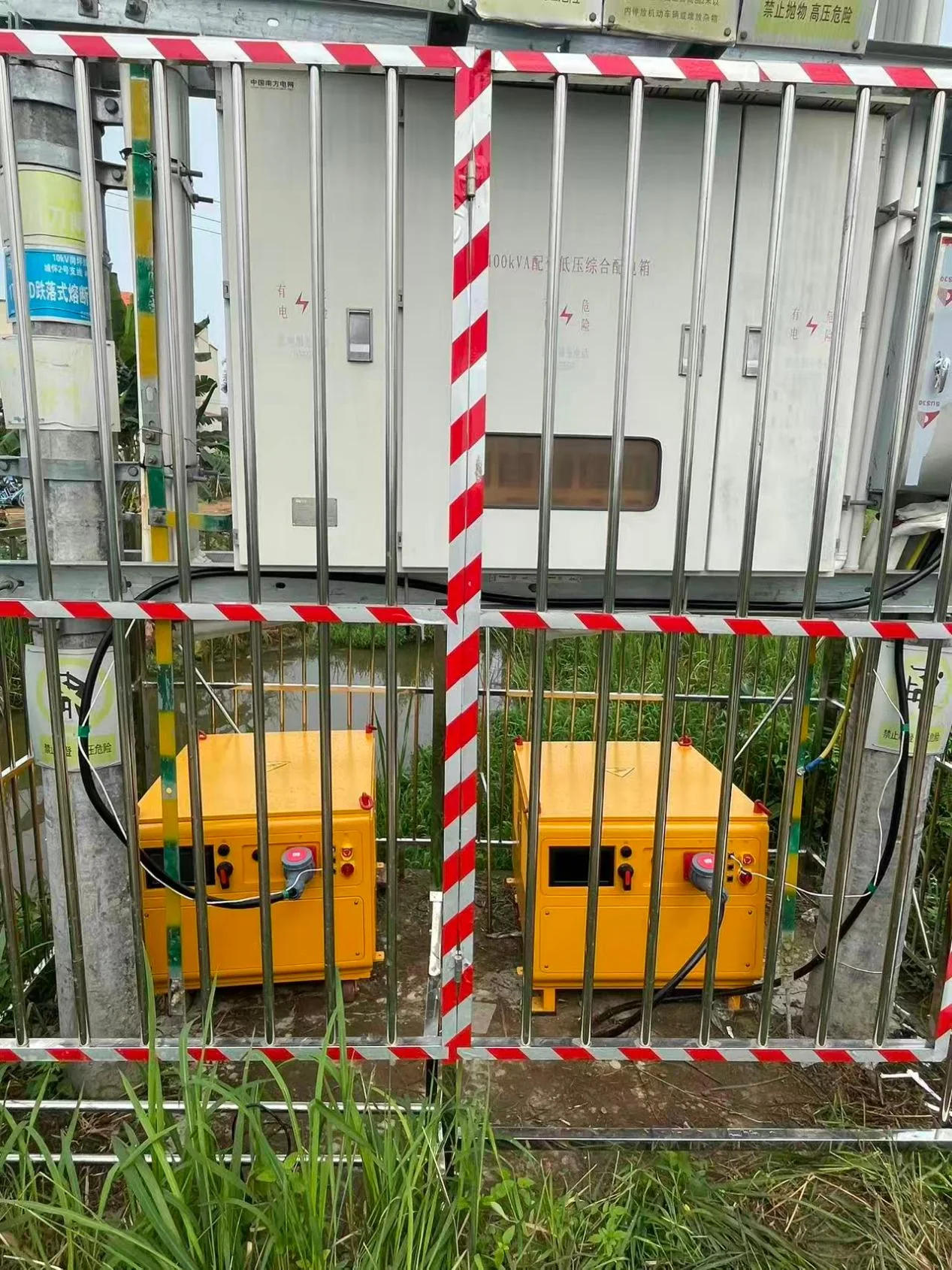 Yellow mobile energy storage units installed at an outdoor work site