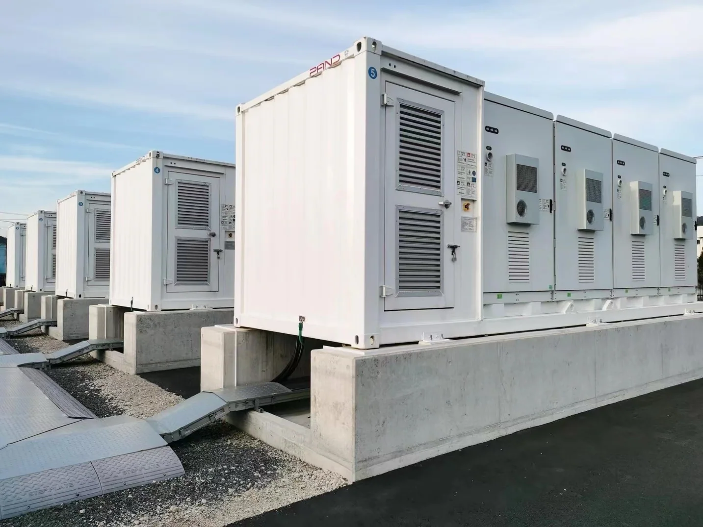 5 MWh containerized solution